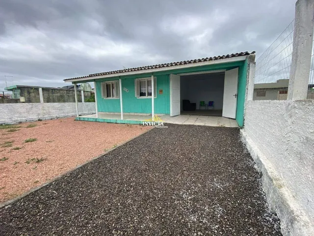 Imagem: Casa de Madeira a Beira Mar Balneário Riviera