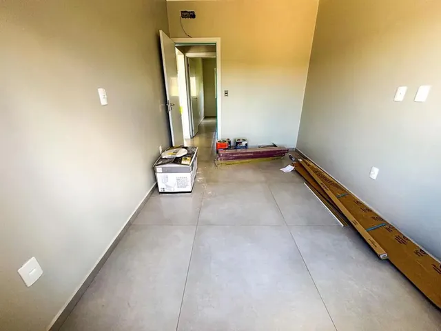 Imagem 2: À Venda: Casa Geminada C/ Amplo Pátio em Rua Sem Saída| 64M² (Nova