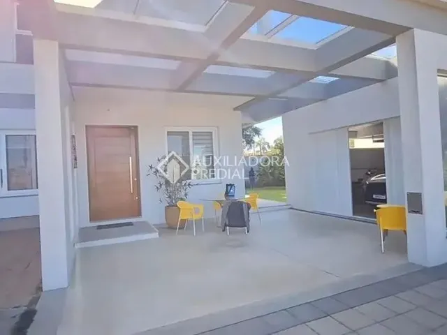 Imagem 1: Casa 4 Suites com Vista para Lagoa