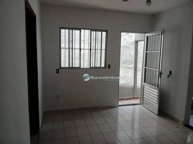 Imagem: A casa possui 2 Dormitórios, 1 Banheiro, 150m² de Área,