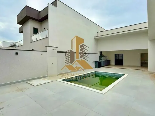 Imagem: A casa possui 3 Dormitórios, 3 Suítes, 5 Banheiros, 4