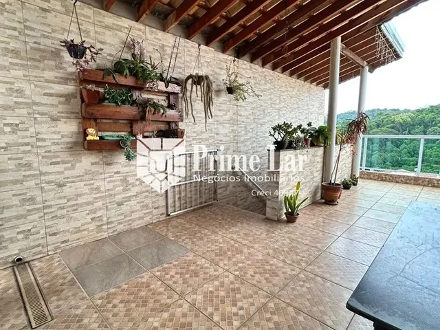 Imagem: A casa possui 2 Dormitórios, 1 Banheiro, 2 Vagas na