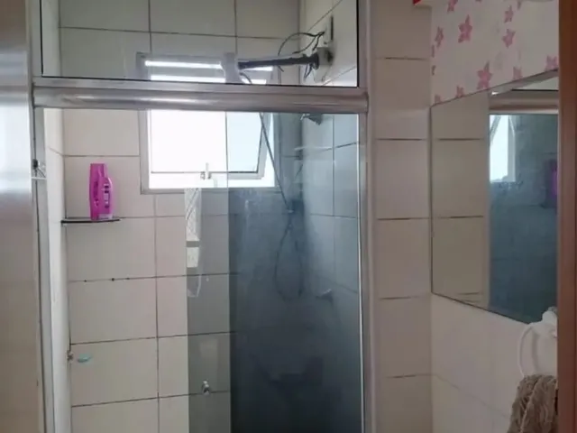 Imagem: O apartamento possui 2 Dormitórios, 1 Banheiro, 1 Vaga na