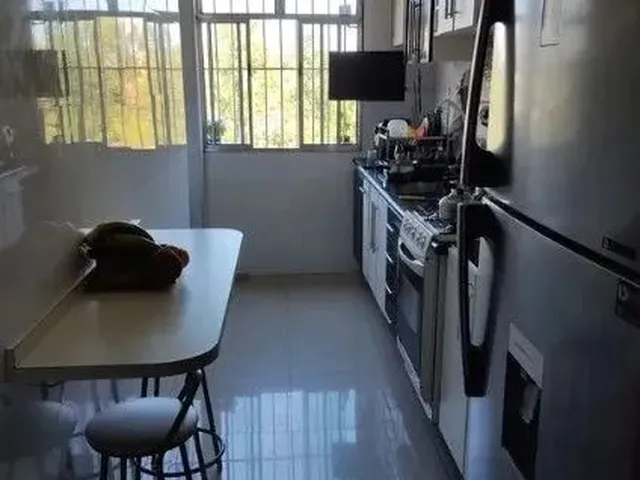 Imagem: O apartamento possui 2 Dormitórios, 1 Suíte, 1 Banheiro,