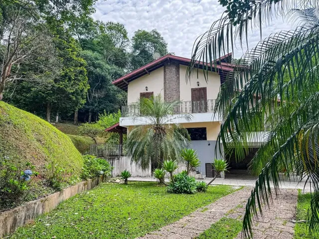 Imagem: Casa À Venda com 4 Dormitórios e Piscina