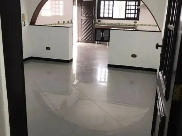 Imagem 2: Sobrado À Venda em Cotia, Jardim Leonor, com 4 Quartos, com 172 M²