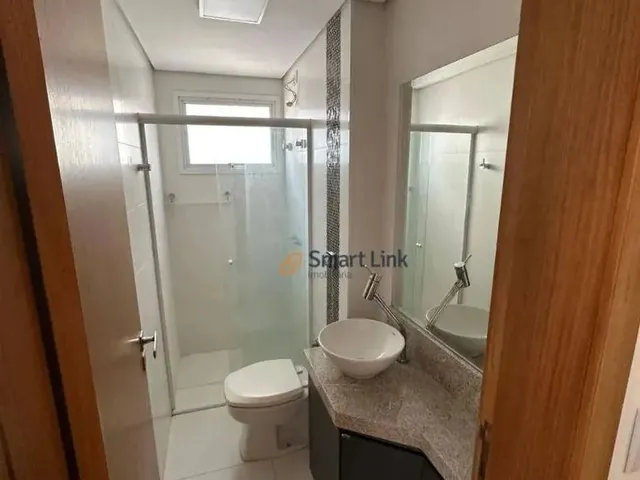 Imagem: O apartamento possui 2 Dormitórios, 1 Suíte, 2 Banheiros,