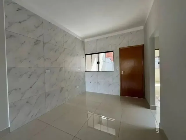 Imagem 3: Casa À Venda em Maringá no Conjunto Habitacional Requião com 3 Quartos