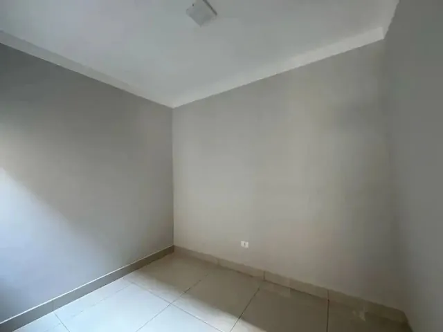 Imagem 12: Casa À Venda em Maringá no Conjunto Habitacional Requião com 3 Quartos