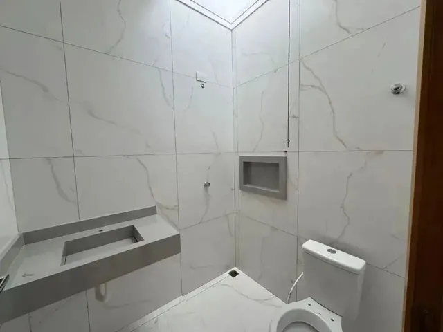 Imagem 10: Casa À Venda em Maringá no Conjunto Habitacional Requião com 3 Quartos