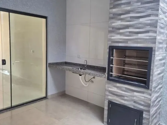 Imagem 3: Casa À Venda em Maringá - 3 Quartos, Suíte e Área Gourmet - Moradia Atenas