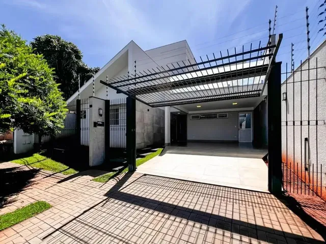 Imagem: Casa À Venda em Maringá, Jardim Alamar