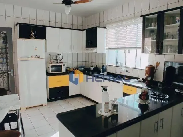 Imagem 1: Casa com 3 Quartos À Venda, 200 M² por R$ 650.000,00 - Jardim América - Maringá/Pr