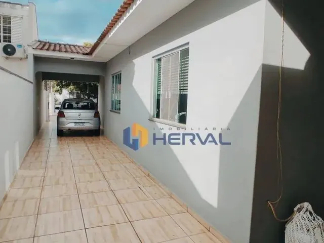Imagem 3: Casa com 3 Quartos À Venda, 200 M² por R$ 650.000,00 - Jardim América - Maringá/Pr