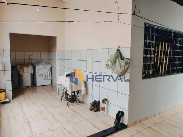 Imagem 4: Casa com 3 Quartos À Venda, 200 M² por R$ 650.000,00 - Jardim América - Maringá/Pr