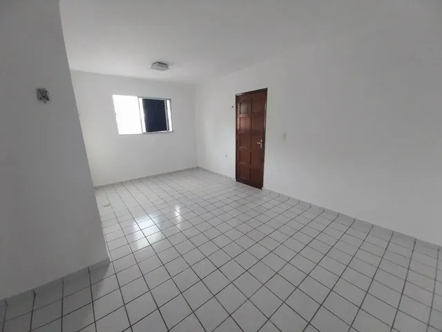Imagem: Alugo 03Qtos Sendo 01Suite 80M, Bancários