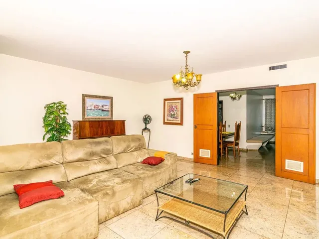 Imagem 9: Apartamento À Venda 4 Quartos, 2 Vagas, 232M², Edifício Coimbra-Centro, Londrina - Pr