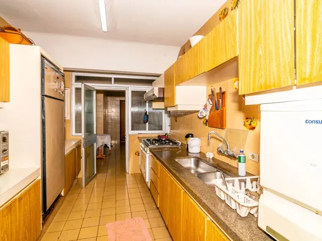 Imagem 8: Apartamento À Venda 4 Quartos, 2 Vagas, 232M², Edifício Coimbra-Centro, Londrina - Pr