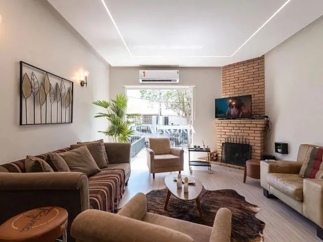 Imagem: Casa com 3 Dormitórios À Venda, 250 M²