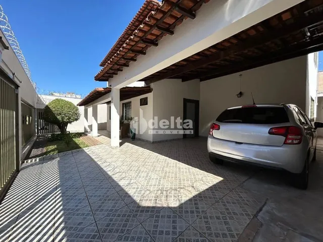 Imagem: Casa Residencial com 4 Quartos Sendo 1 Suíte