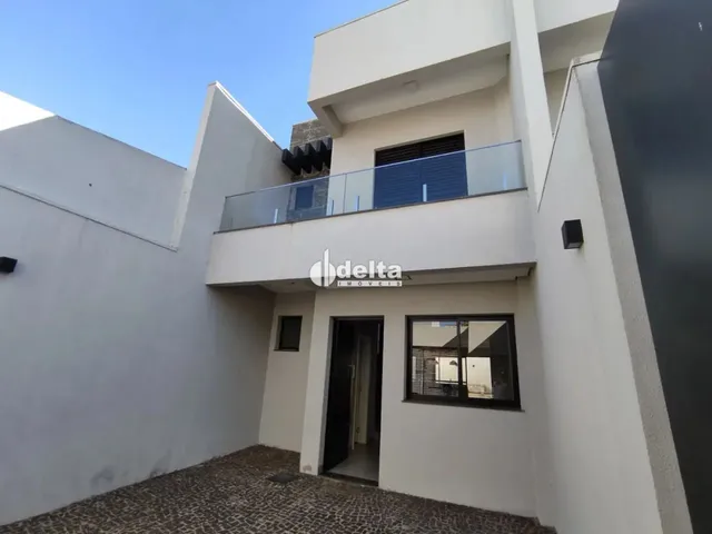 Imagem: Casa com 3 Suítes Disponível para Locação
