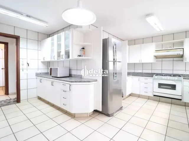 Imagem 8: Casa Residencial com 4 Quartos Sendo 4 Suíte Disponível para Locação e Venda No
