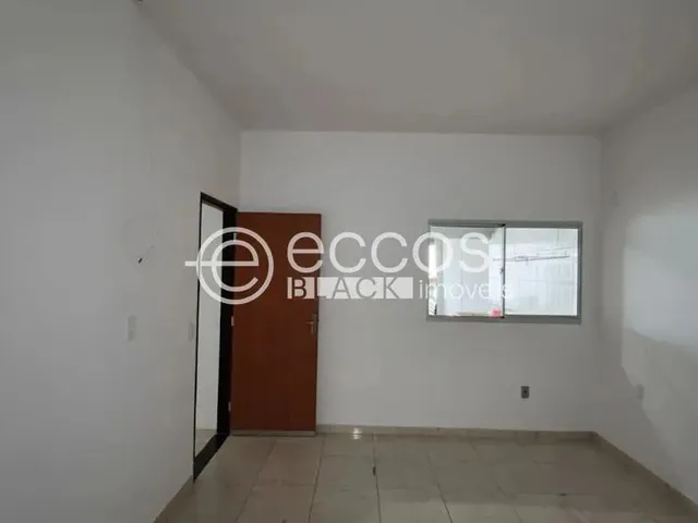 Imagem 9: Casa para Aluguel, 2 Quartos, 4 Vagas, Cidade Nova - Uberaba/Mg