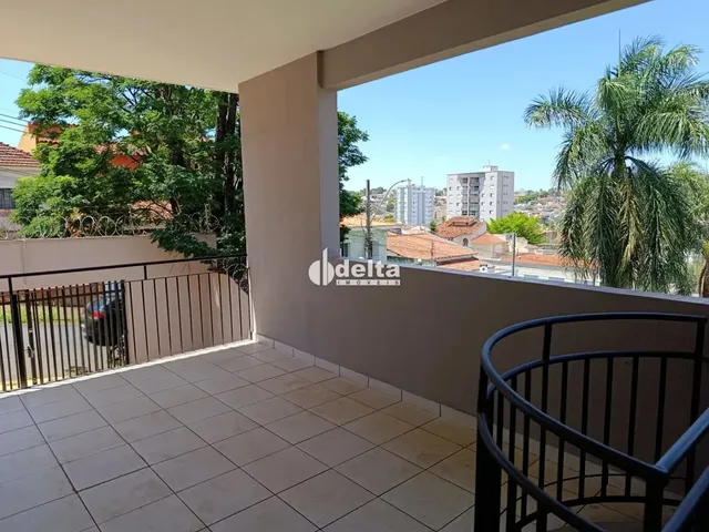 Imagem: Casa Residencial com 3 Quartos Sendo 1 Suíte