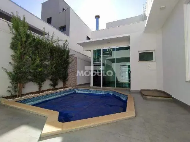 Imagem: Casa Residencial em Condomínio no Bairro