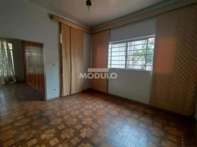 Imagem 9: Casa Comercial / Residencial para Aluguel, 6 Quartos, 1 Suíte, 2 Vagas, Centro