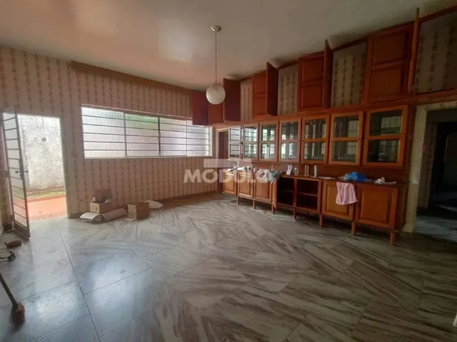 Imagem 7: Casa Comercial / Residencial para Aluguel, 6 Quartos, 1 Suíte, 2 Vagas, Centro