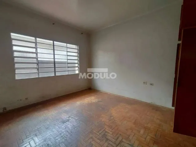 Imagem 11: Casa Comercial / Residencial para Aluguel, 6 Quartos, 1 Suíte, 2 Vagas, Centro