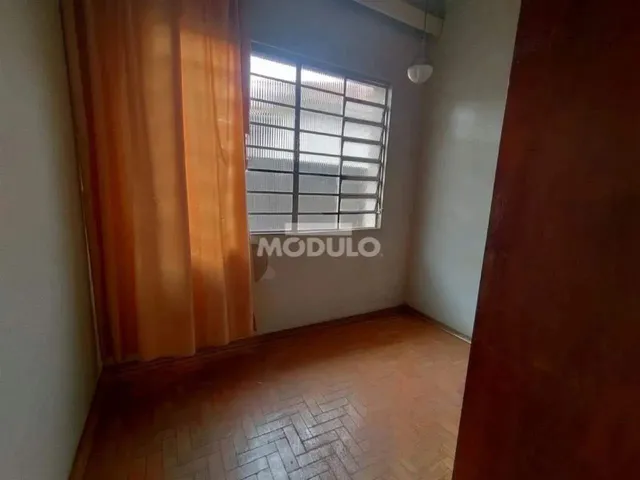 Imagem 5: Casa Comercial / Residencial para Aluguel, 6 Quartos, 1 Suíte, 2 Vagas, Centro