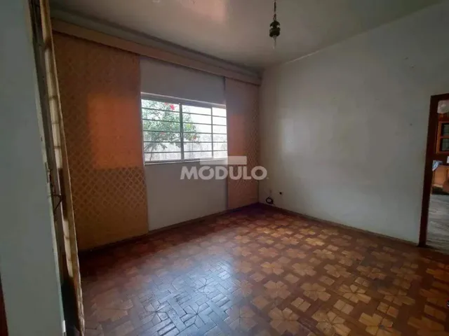 Imagem 4: Casa Comercial / Residencial para Aluguel, 6 Quartos, 1 Suíte, 2 Vagas, Centro