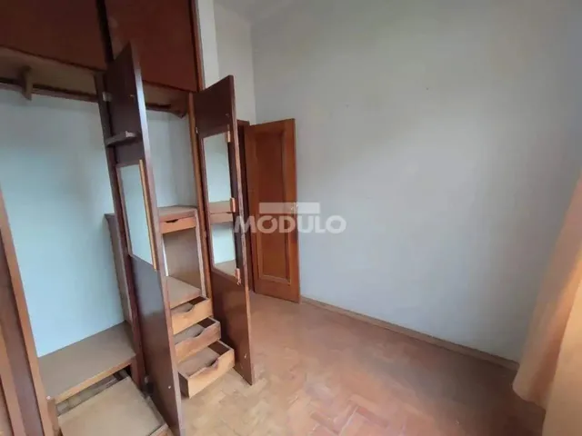 Imagem 3: Casa Comercial / Residencial para Aluguel, 6 Quartos, 1 Suíte, 2 Vagas, Centro