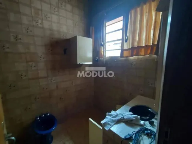 Imagem 8: Casa Comercial / Residencial para Aluguel, 6 Quartos, 1 Suíte, 2 Vagas, Centro