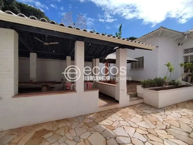 Imagem 12: Casa para Aluguel, 5 Quartos, 3 Suítes, 2 Vagas, Fabrício - Uberaba/Mg
