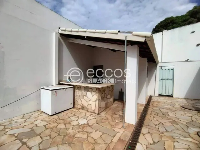 Imagem 3: Casa para Aluguel, 5 Quartos, 3 Suítes, 2 Vagas, Fabrício - Uberaba/Mg