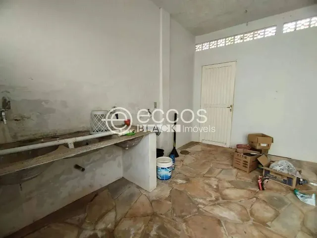 Imagem 7: Casa para Aluguel, 5 Quartos, 3 Suítes, 2 Vagas, Fabrício - Uberaba/Mg