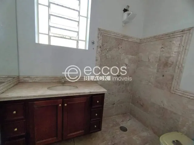 Imagem 11: Casa para Aluguel, 5 Quartos, 3 Suítes, 2 Vagas, Fabrício - Uberaba/Mg