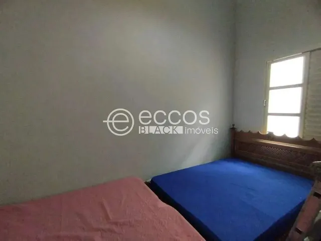 Imagem 8: Casa para Aluguel, 5 Quartos, 3 Suítes, 2 Vagas, Fabrício - Uberaba/Mg