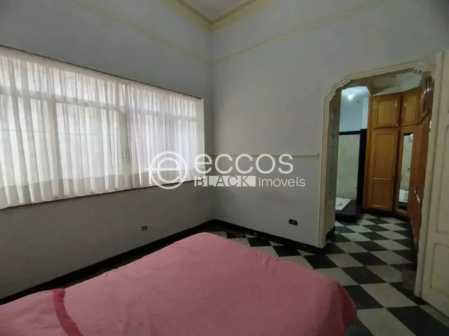 Imagem 9: Casa para Aluguel, 5 Quartos, 3 Suítes, 2 Vagas, Fabrício - Uberaba/Mg