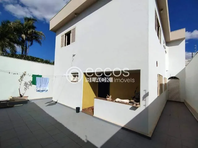 Imagem 6: Casa para Aluguel, 6 Quartos, 1 Suíte, 2 Vagas, Fabrício - Uberaba/Mg