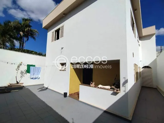 Imagem 13: Casa para Aluguel, 6 Quartos, 1 Suíte, 2 Vagas, Fabrício - Uberaba/Mg