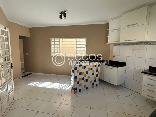 Imagem: Casa para Aluguel, 3 Quartos, 2 Suítes