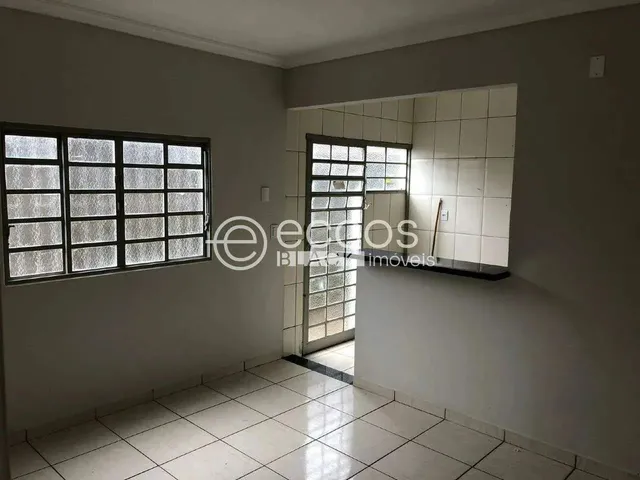 Imagem: Casa para Aluguel, 3 Quartos, 1 Suíte