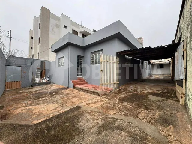 Imagem: Casa para Aluguel, 3 Quartos, 3 Vagas, Saraiva