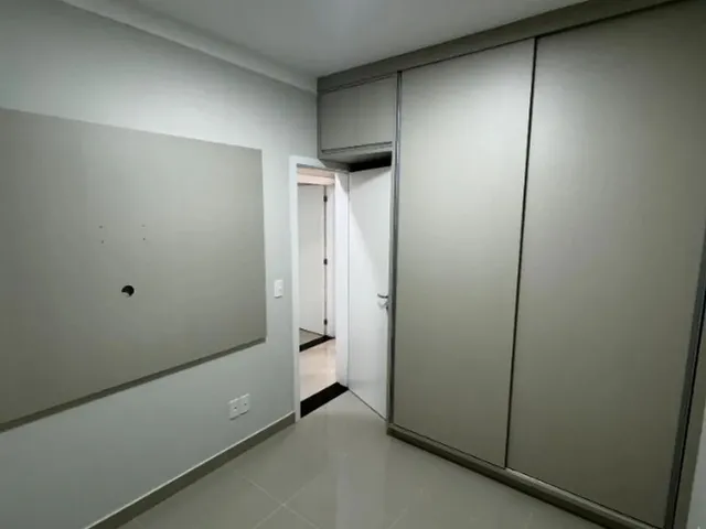 Imagem 8: Alugo Apto no B. Jardim Botânico C/ 3 Quartos, Sendo 1 Suíte