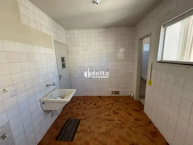 Imagem 3: Apartamento com 2 Quartos, Disponível para Locação no Bairro Centro em Uberlândia-Mg