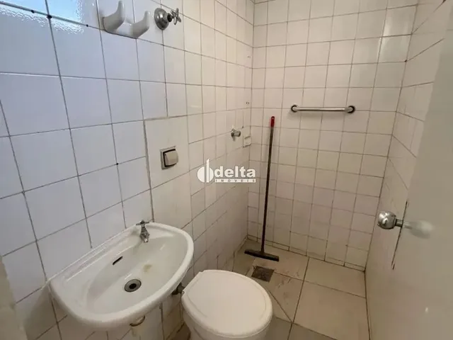 Imagem 15: Apartamento com 2 Quartos, Disponível para Locação no Bairro Centro em Uberlândia-Mg